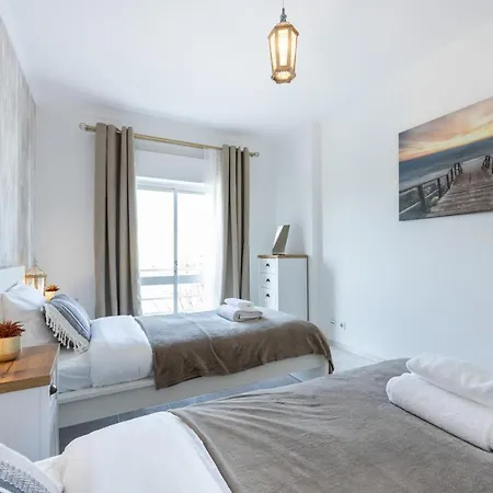 Stylish Seashore Apartment Lagos Exterior photo