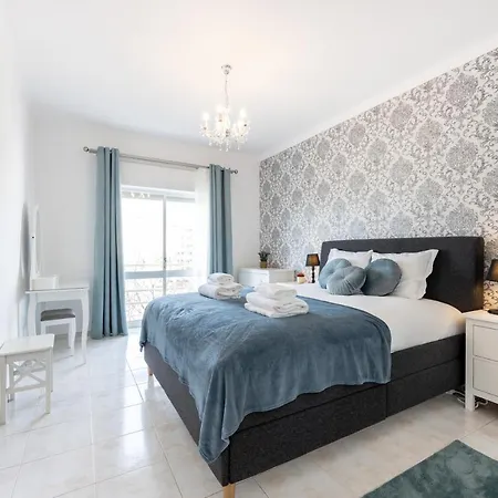 Stylish Seashore Apartment Lagos Exterior photo