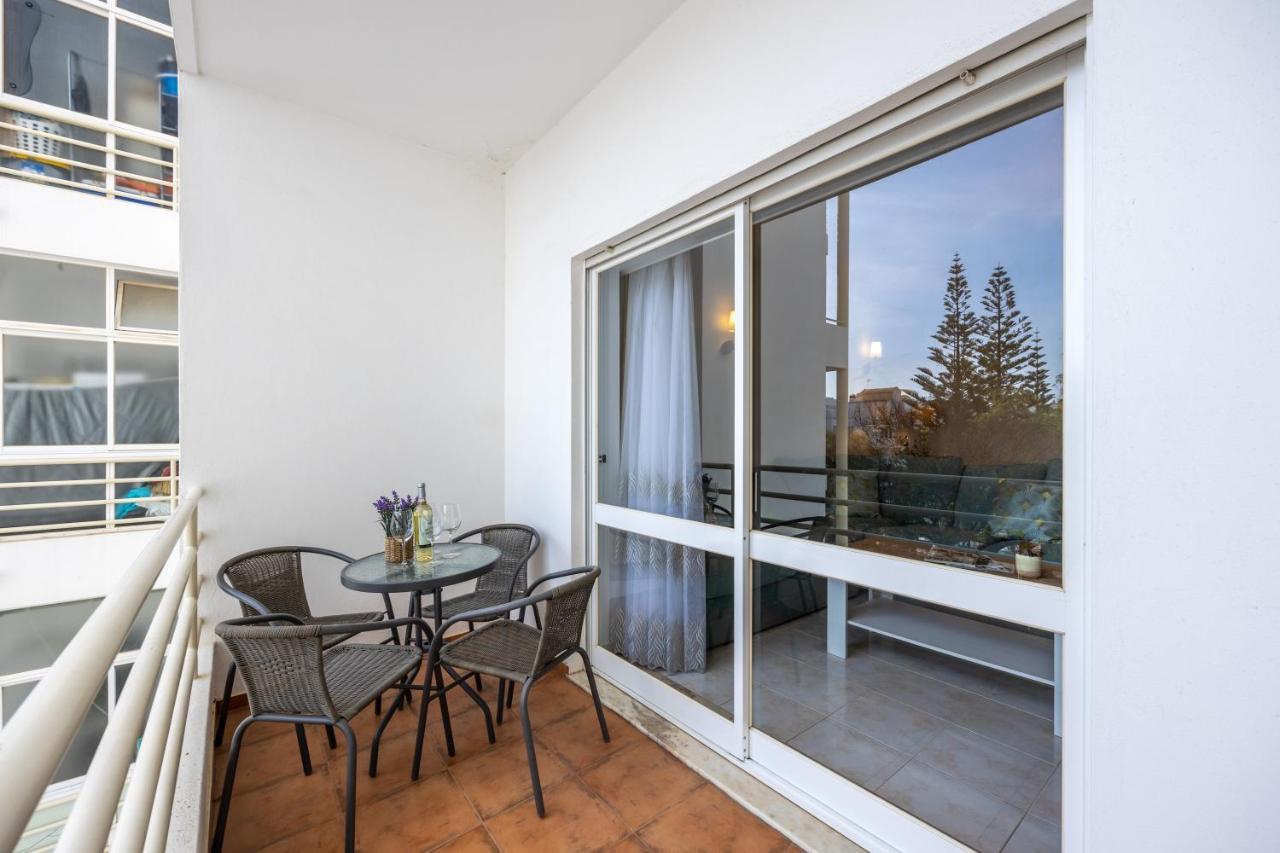 Apartment Stylish Seashore