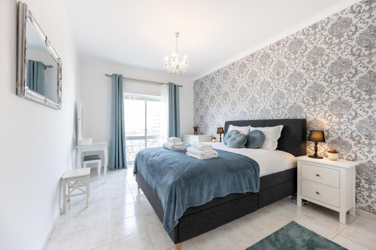Stylish Seashore Apartment *